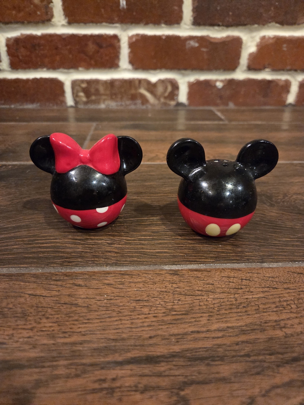Vintage DISNEY Mickey & Minnie Red and Black Ceramic Salt and Pepper Shakers